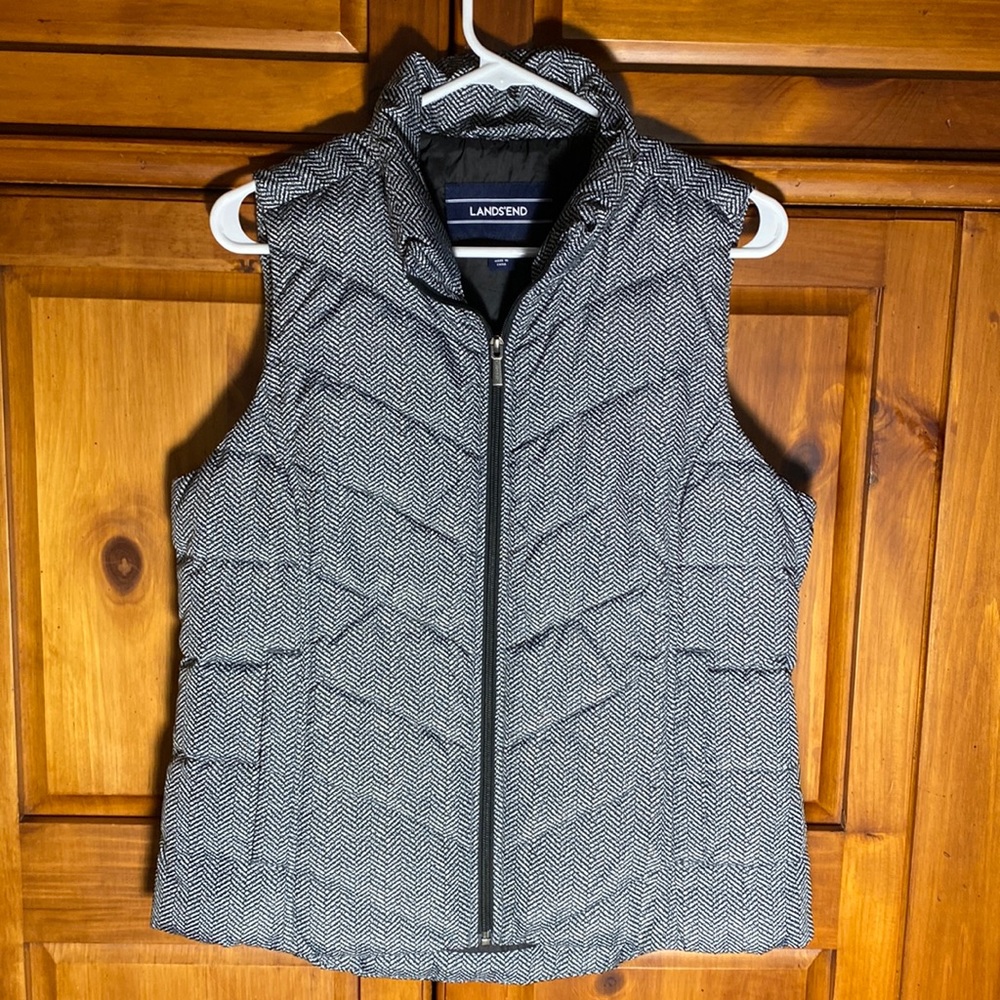 Lands’ End Black and White Chevron Herringbone Womens Winter Puffy Vest
